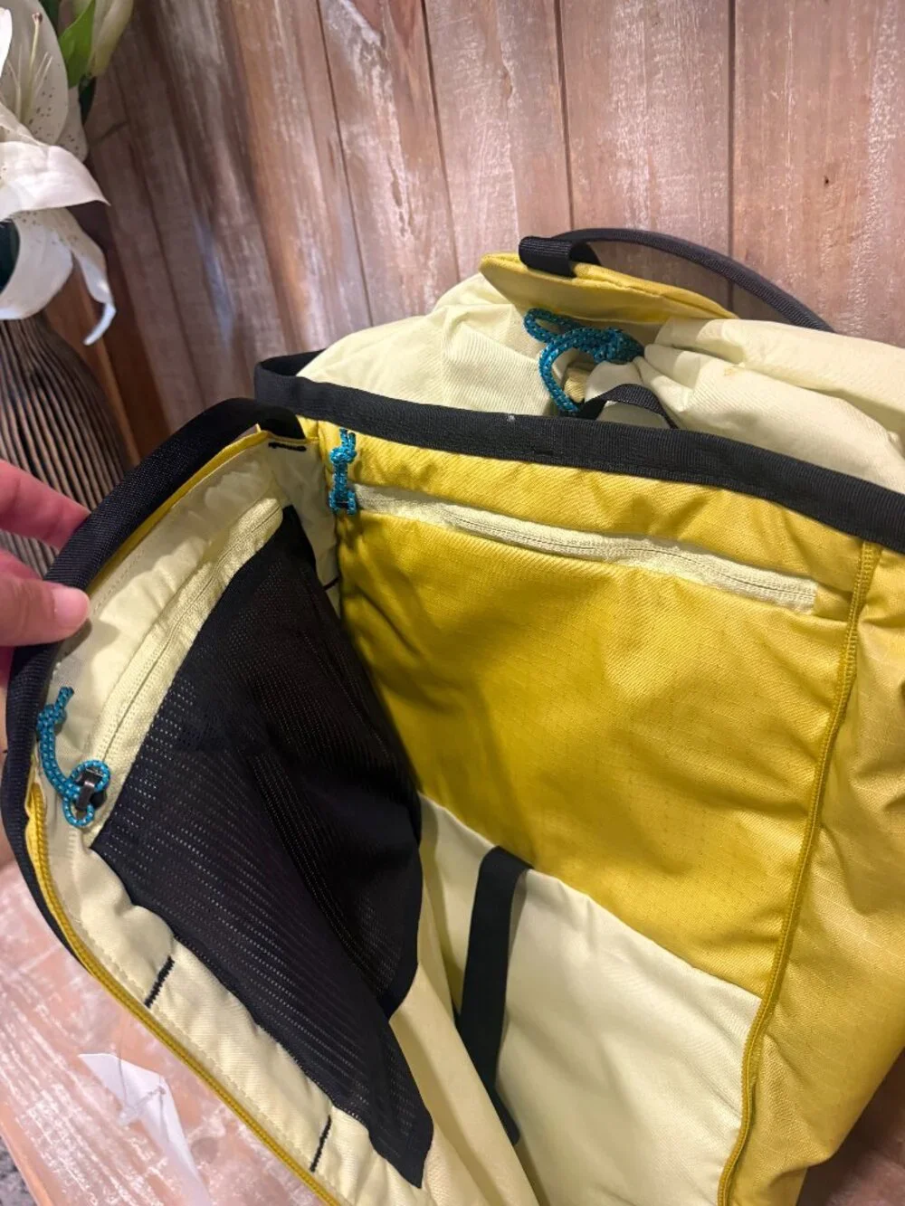 Mountain Hardwear Tuolumne 35L Unisex Backpack Yellow Utility Hiking Outdoor New